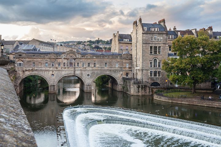"Puente Pulteney, Bath, Inglaterra, 2014-08-12, DD 51" by Diego Delso - Own work. Licensed under Creative Commons Attribution-Share Alike 4.0 via Wikimedia Commons - http://commons.wikimedia.org/wiki/File:Puente_Pulteney,_Bath,_Inglaterra,_2014-08-12,_DD_51.JPG#mediaviewer/File:Puente_Pulteney,_Bath,_Inglaterra,_2014-08-12,_DD_51.JPG