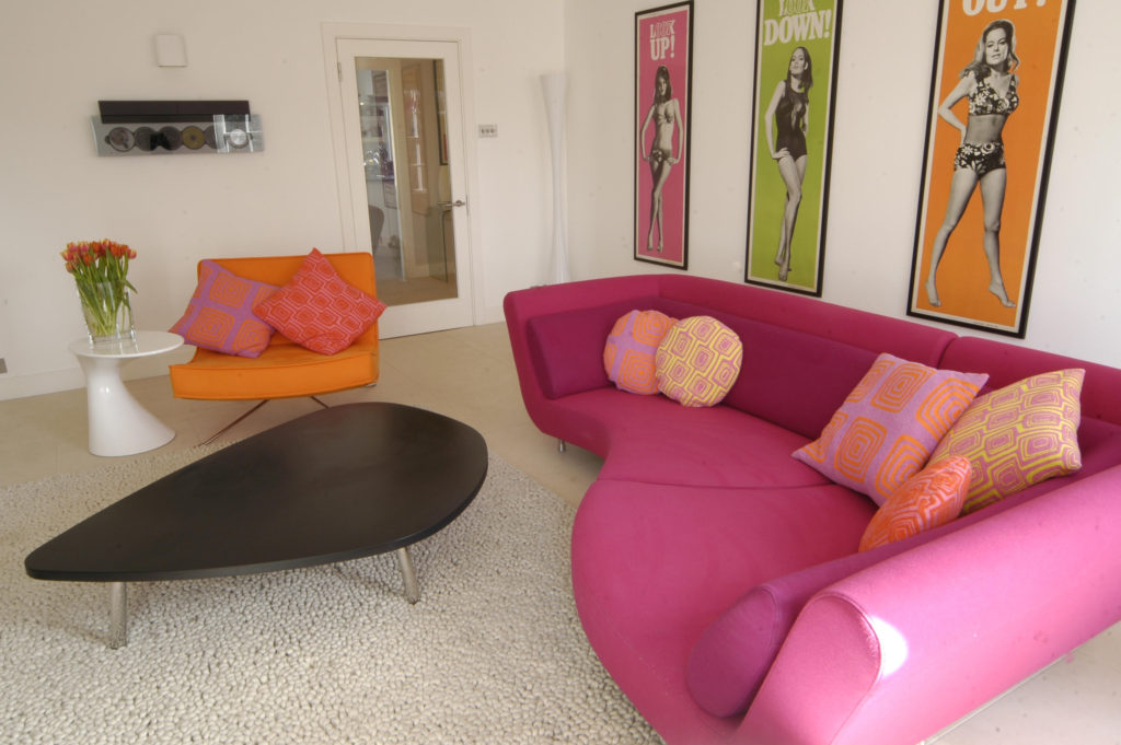 Contemporary city centre flat with a fun Sixties vibe