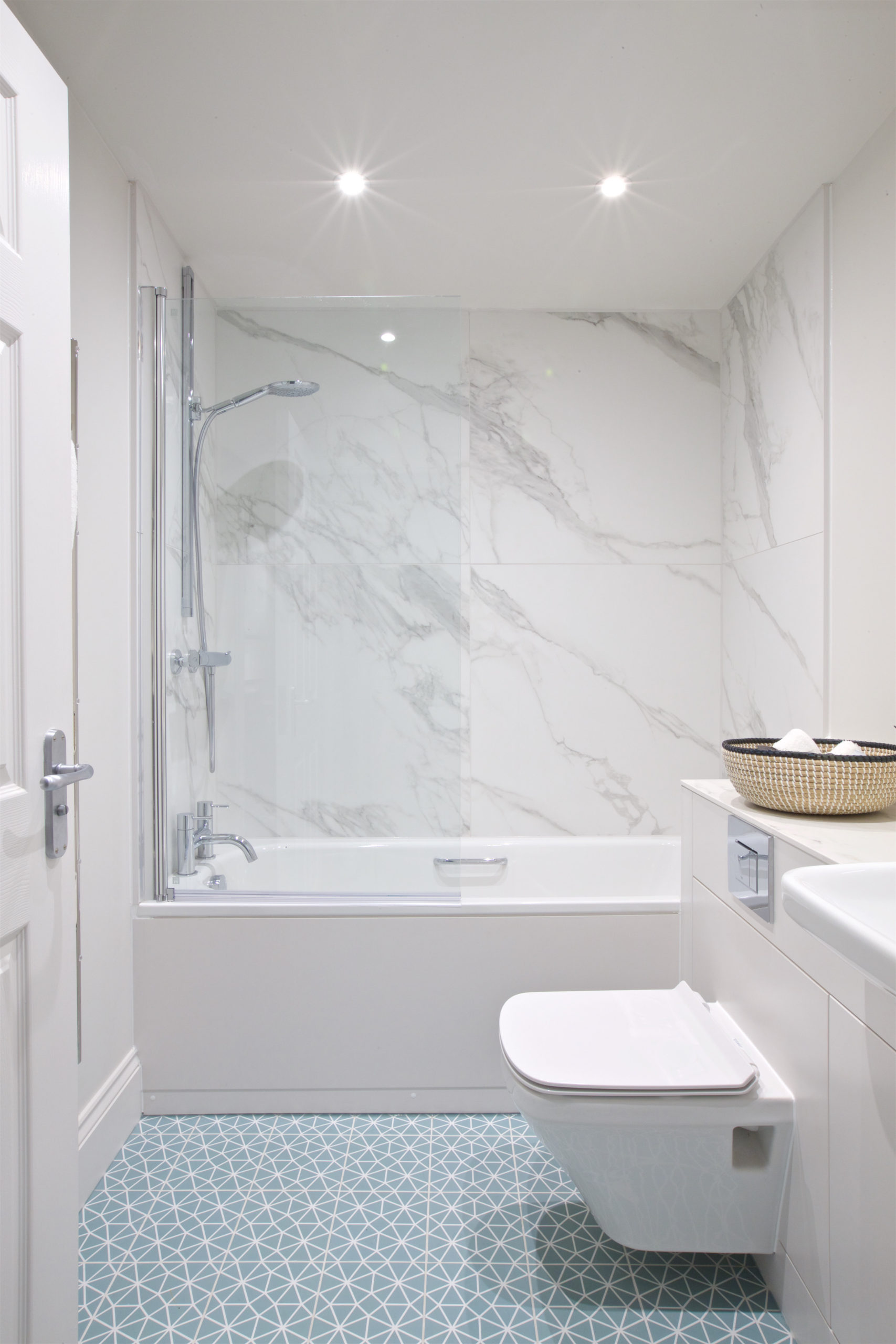 Small Hotel Bathroom Design: Stylish Ideas to Maximize Space