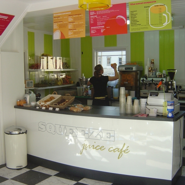 City centre juice and coffee bar on Pulteney Bridge, Bath