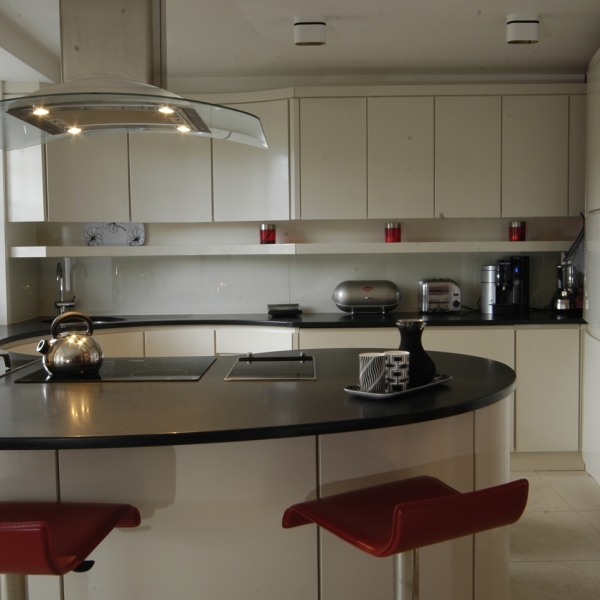 Curved kitchen design