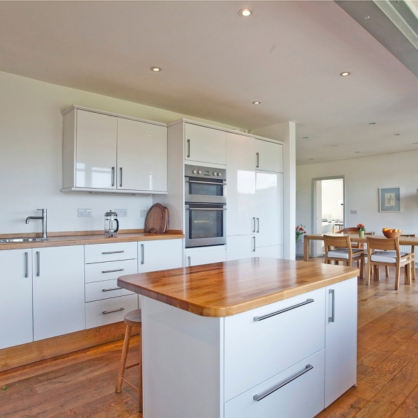 White and wood kitchen