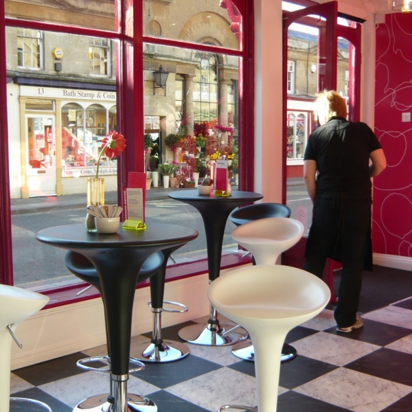 City centre juice and coffee bar on Pulteney Bridge, Bath