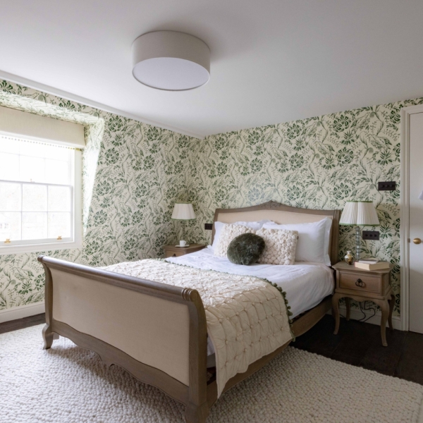 Guest bedroom green 1