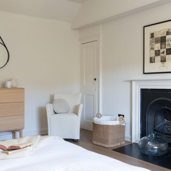 Guest bedroom 2 - view to fireplace